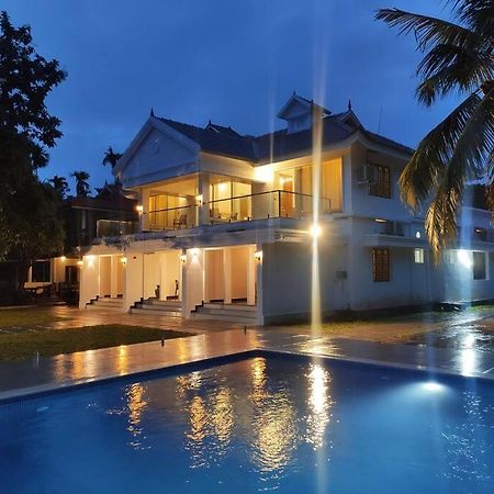Riveria Portico - River Side 6 Bedroom Private Pool Bungalow North Paravur المظهر الخارجي الصورة
