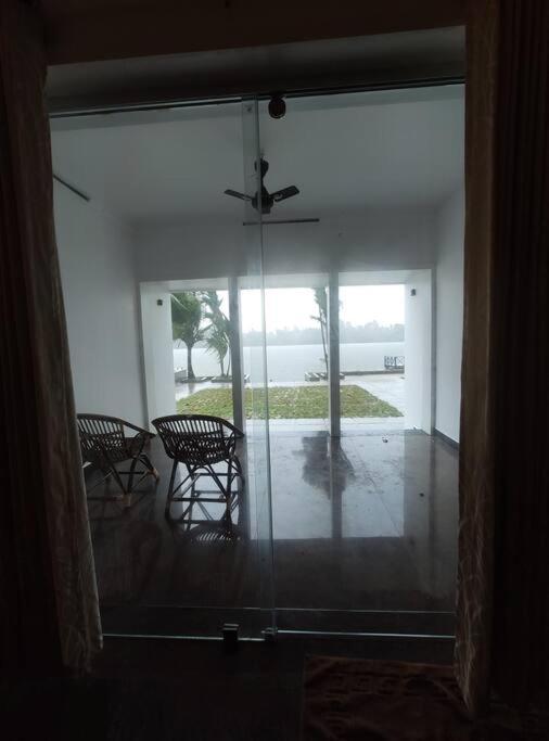 Riveria Portico - River Side 6 Bedroom Private Pool Bungalow North Paravur المظهر الخارجي الصورة