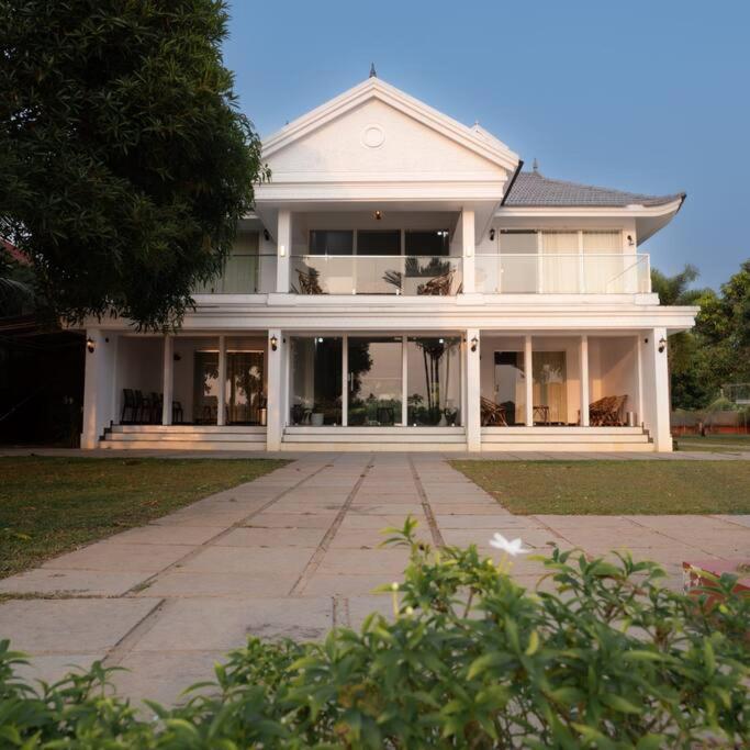 Riveria Portico - River Side 6 Bedroom Private Pool Bungalow North Paravur المظهر الخارجي الصورة
