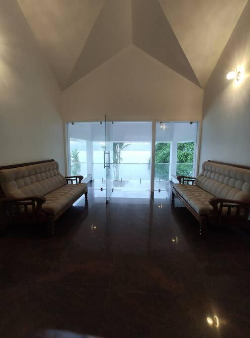 Riveria Portico - River Side 6 Bedroom Private Pool Bungalow North Paravur المظهر الخارجي الصورة